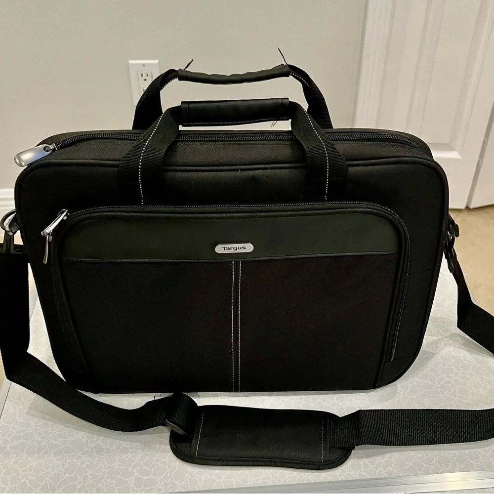 Profession Laptop Bag Targus 15-16” Classic Slim Laptop Bag & lightweight